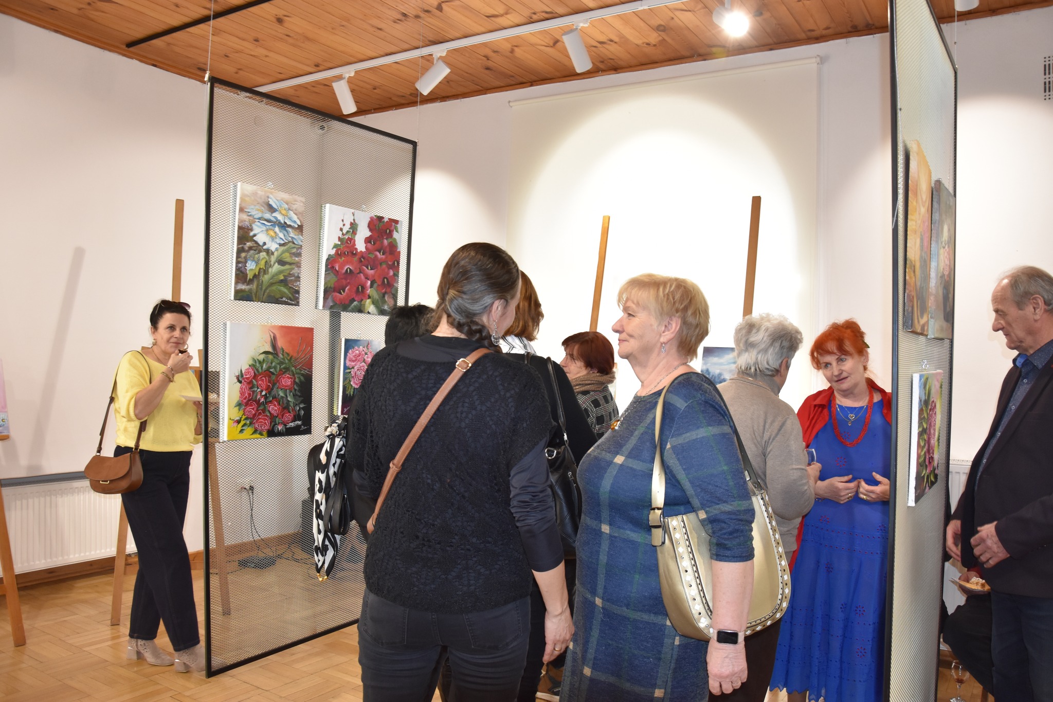 Malwy, róże, fiołki... - Wernisaż wystawy Barbary Harasim